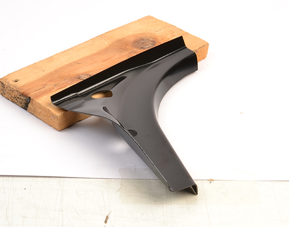 Ángulo de soporte, depósito de combustible, posterior, derecha                                      